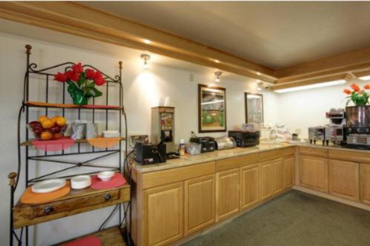 Americas Best Value Inn Oklahoma City South 외부 사진