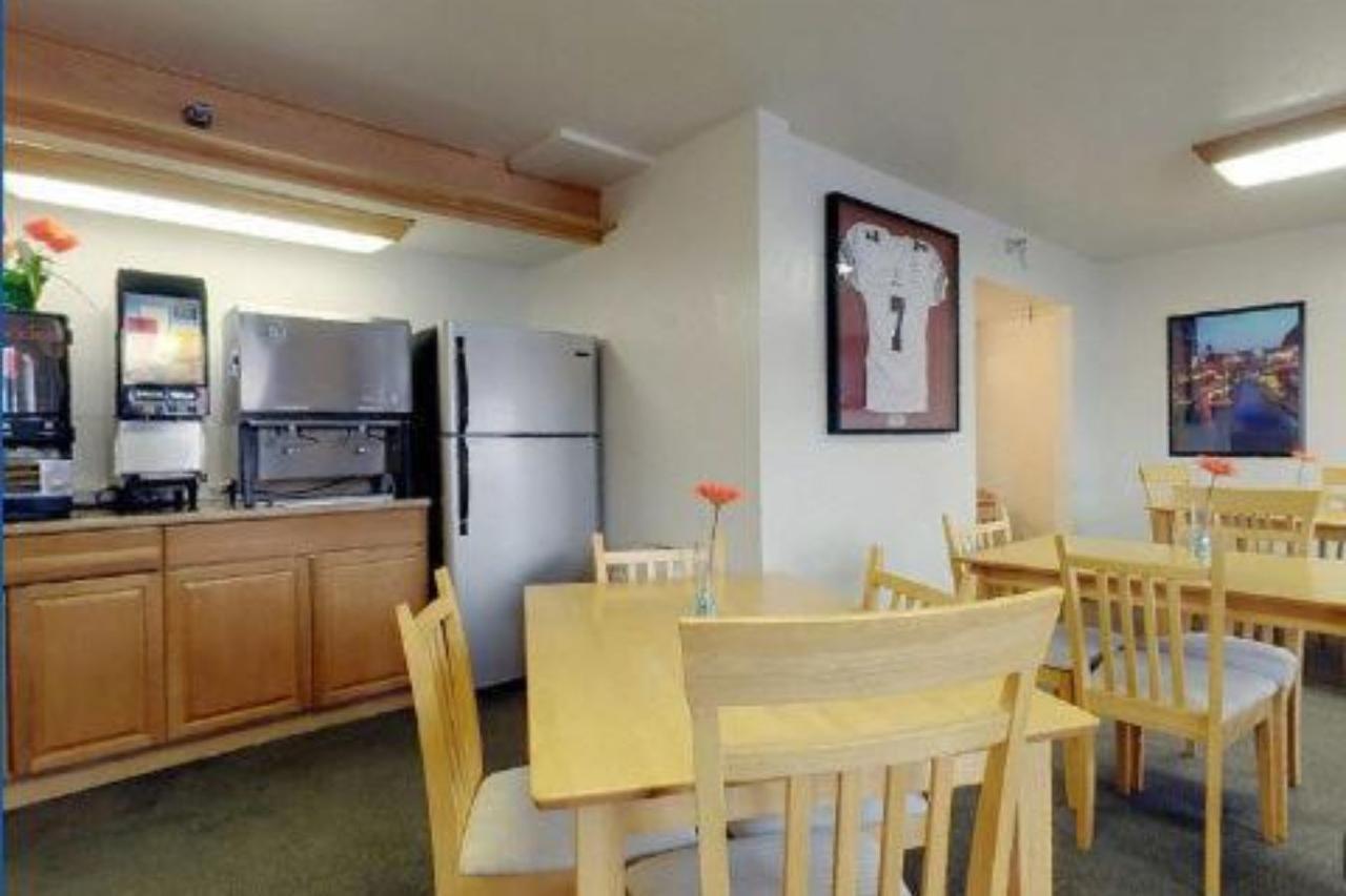 Americas Best Value Inn Oklahoma City South 외부 사진